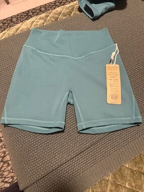 NWT Acta 5 inch High-Waist Evergreen  Bike Shorts - Women